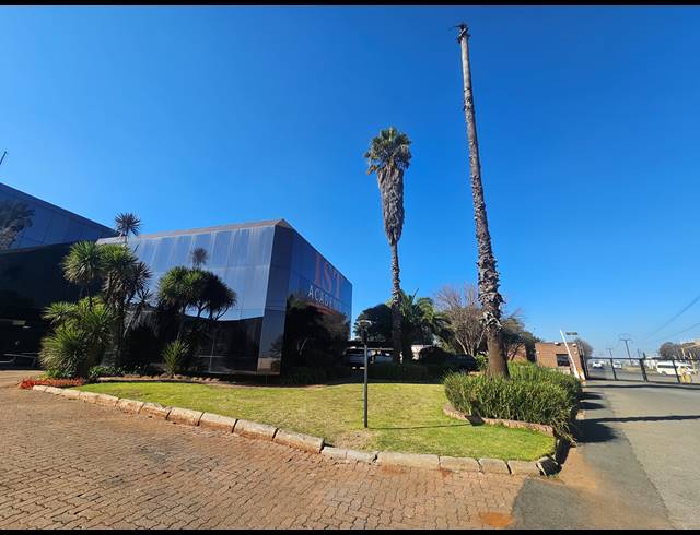 1,820M² WAREHOUSE TO LET IN ISANDO